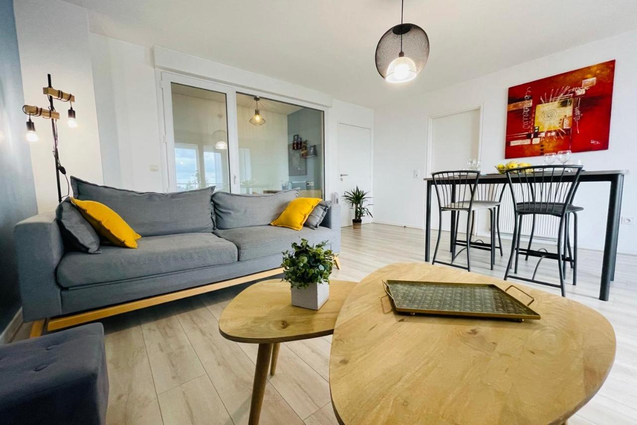 Bright Apartment In A New Building With Garage Tours Exterior photo